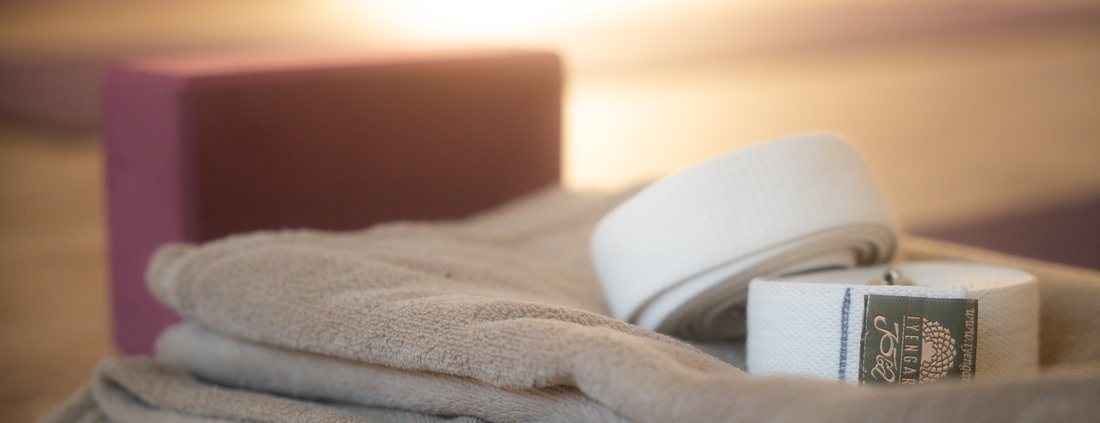 Утренняя йога и стретчинг в Праге — Morning Yoga в студии Innyoga